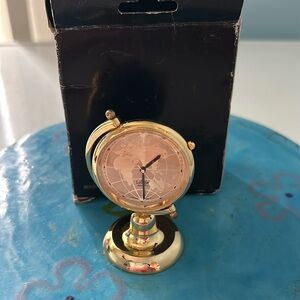 Collezio mini mantle clock